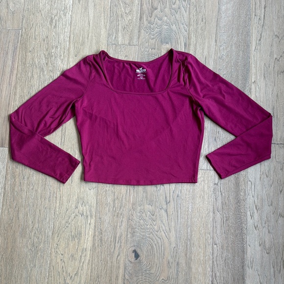HOLLISTER SEAMLESS FABRIC LONG-SLEEVE SQUARE-NECK T-SHIRT SIZE LARGE - Picture 1 of 7